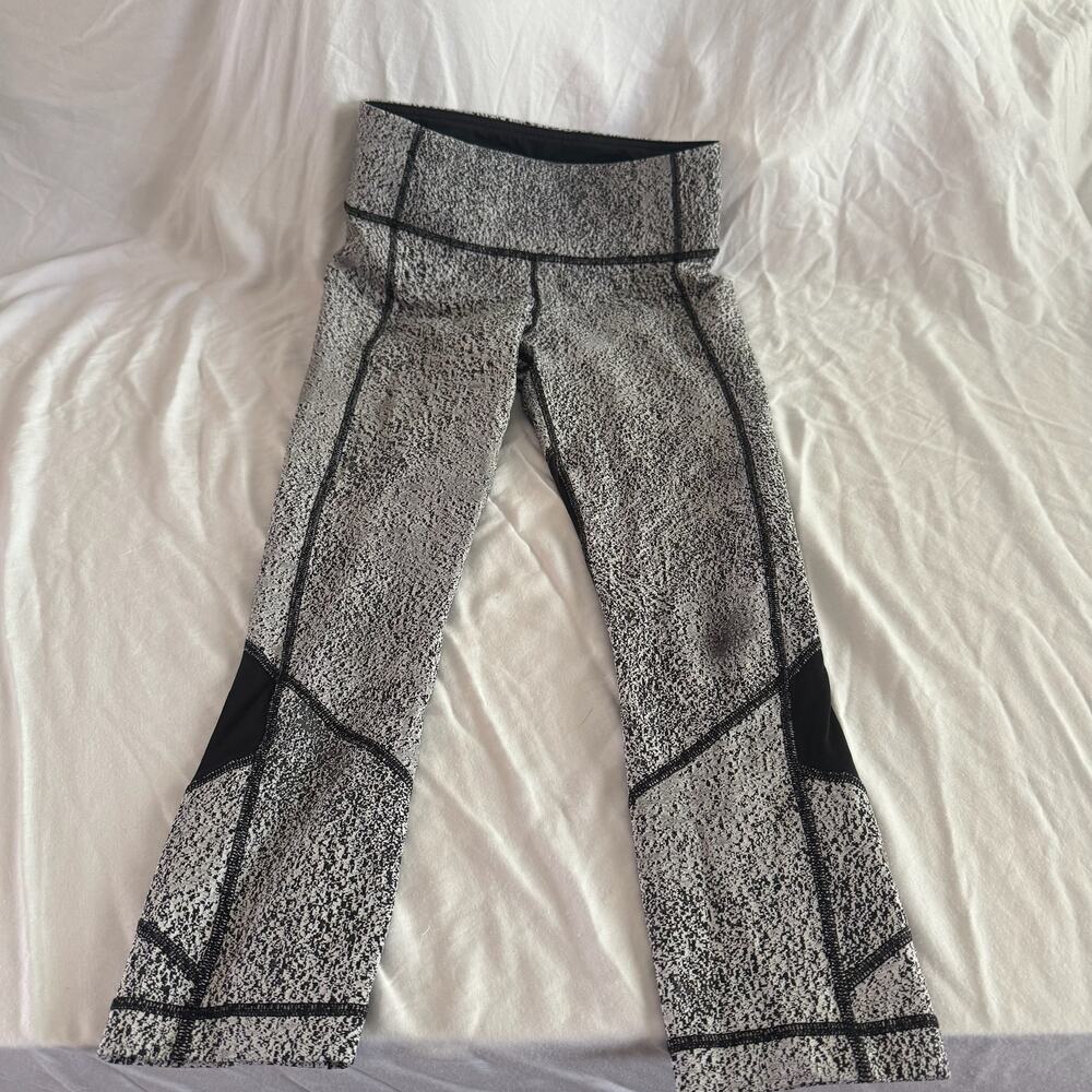 Lululemon mesh leggings size 4